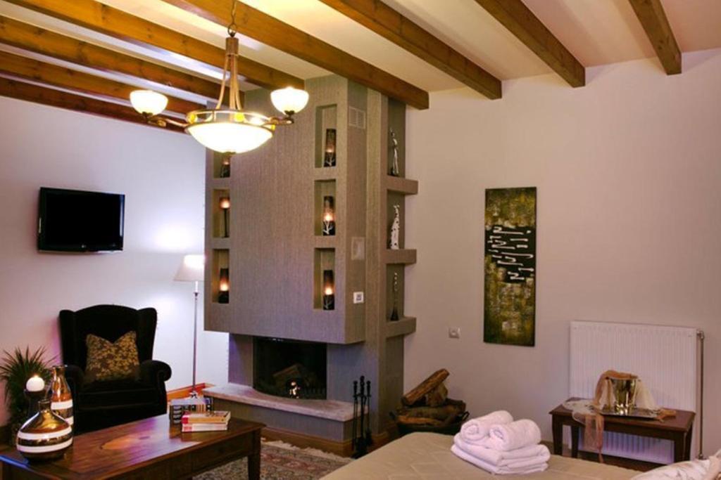 Methexis Boutique Hotel Dimitsana Habitación foto